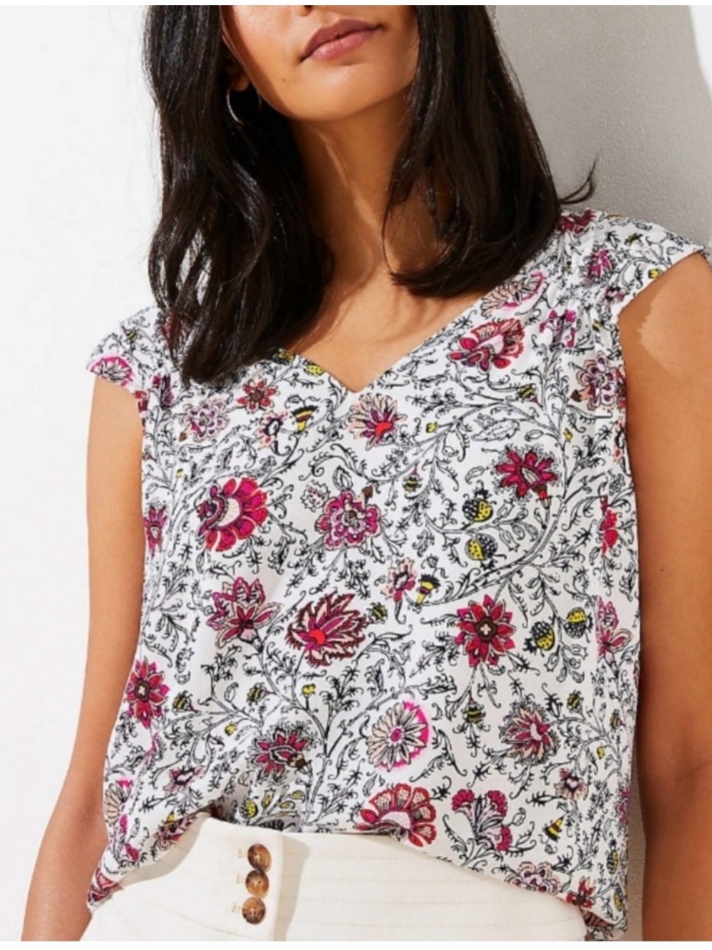 Ann Taylor LOFT Floral Ruffle Trim Smocked Neck Shell in Whisper White Size M